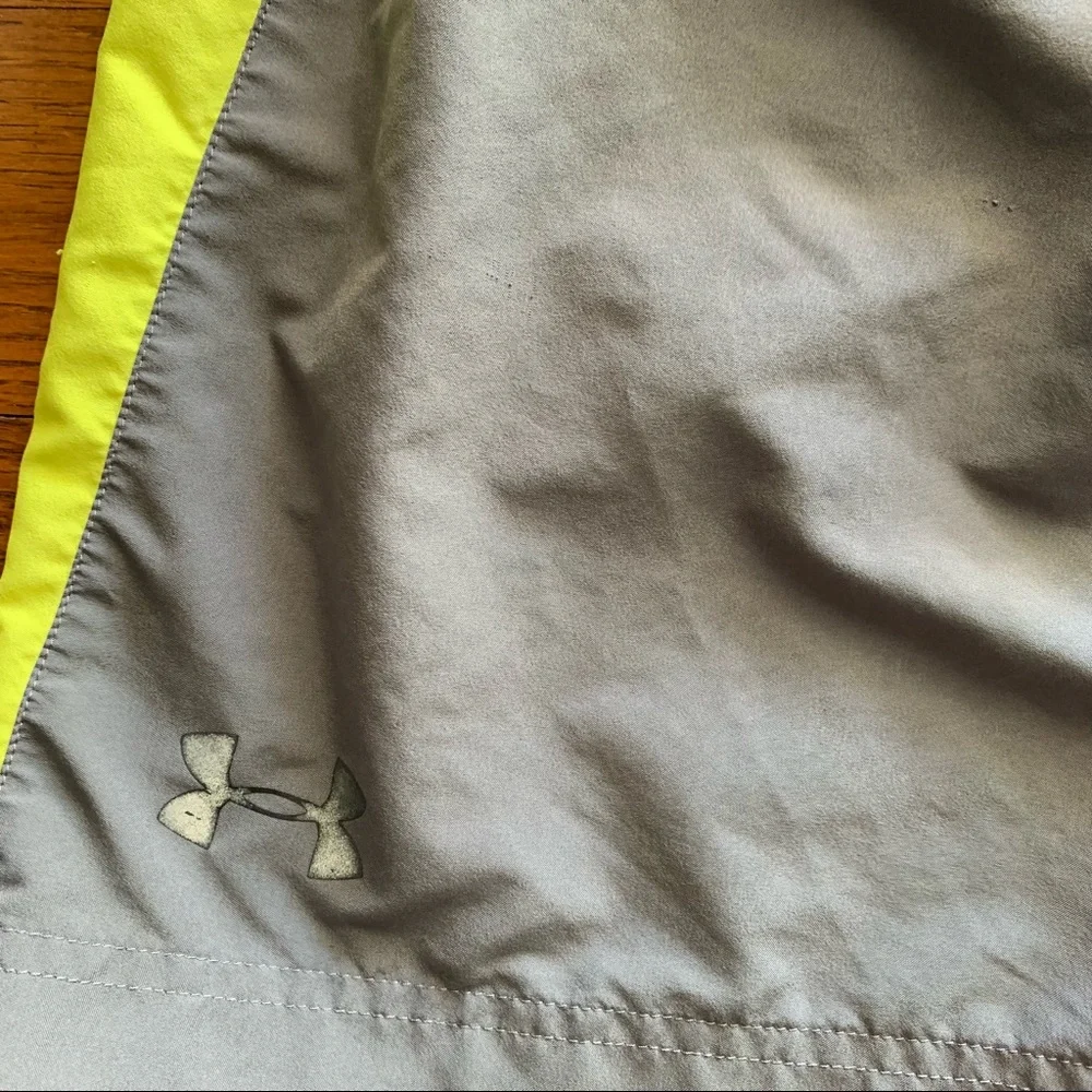 Hurley tie inside same